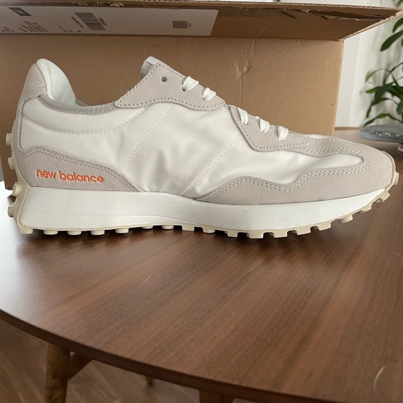 New Balance 327s right out of the box 10.5 Rare Orange Pink color on White NWOT - Picture 3 of 4
